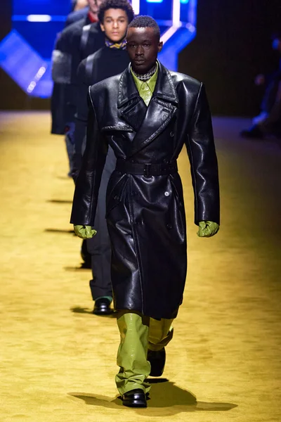 Look 37